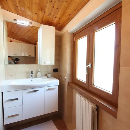 Lake View Attic شقة