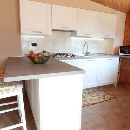 Lake View Attic Apartment *
